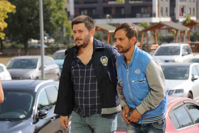 Cep Telefonu Ve Bilgisayar Hırsızı Tutuklandı