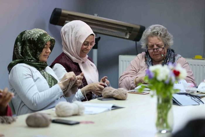 8 Merkezde 34 Farklı Kurs Bucalıları Bekliyor