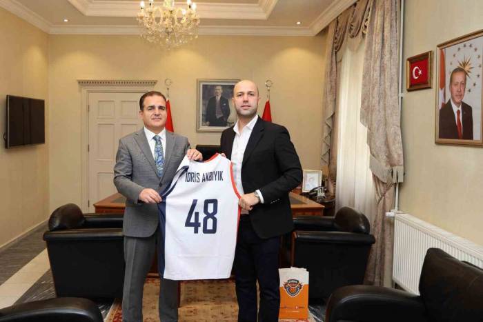 Çağdaş Bodrumspor Basketbol Kulübü Başkanı Çağlar’dan Vali Akbıyık’a Ziyaret
