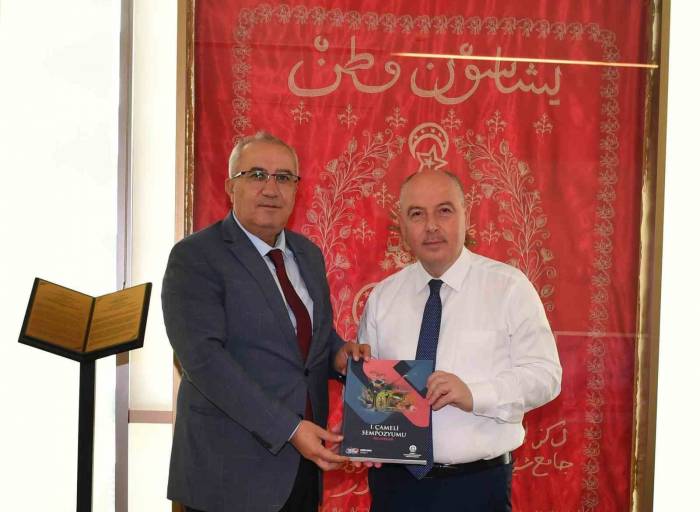 Başkan Arslan, Vali Coşkun’a Çameli Sempozyumu Kitabını Takdim Etti