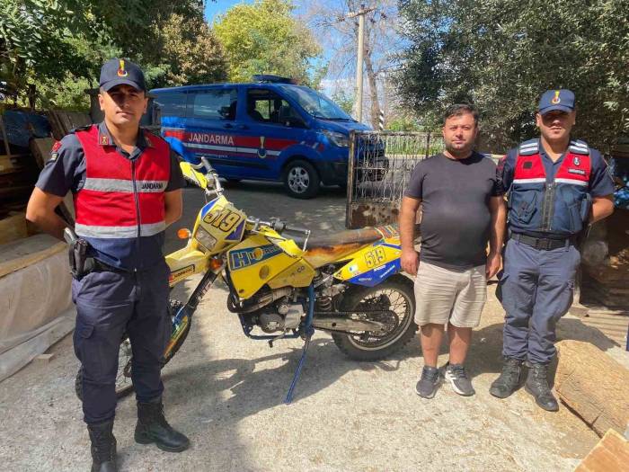 Çanakkale’de 4 Motosiklet Hırsızlığının Şüphelileri Yakalandı