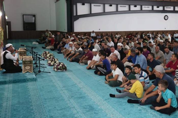 Canik’te Eller Semaya Açıldı