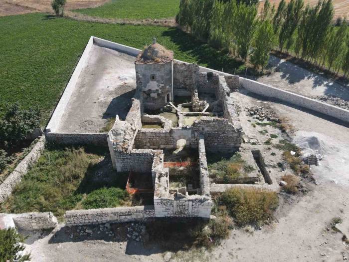 Tarihi Hüseyin Gazi Külliyesi Ayağa Kaldırılıyor