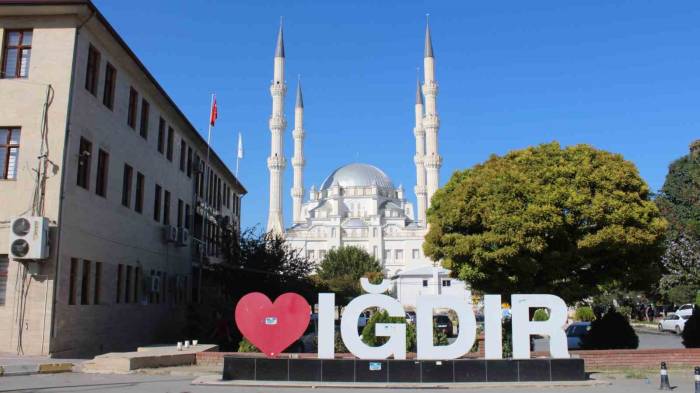 Cumhurbaşkanı Erdoğan’ın Zengezur Koridoru Mesajı Iğdır’da Büyük Heyecan Sebep Oldu