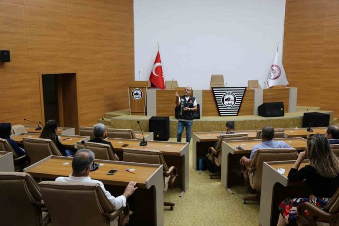 Elazığ’da Personele "En İyi Narkotik Polisi Anne" Projesi Anlatıldı