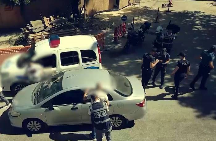 Gaziantep’in Tarihi Mahallesinde Huzur Güven Uygulaması: 3 Gözaltı