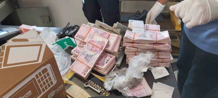Bursa’daki Tefeci Çetesi 10’dan Fazla Fırına Çökmüş...2 Milyon Lira Çamaşır Ve Kurutma Makinesinden Çıktı