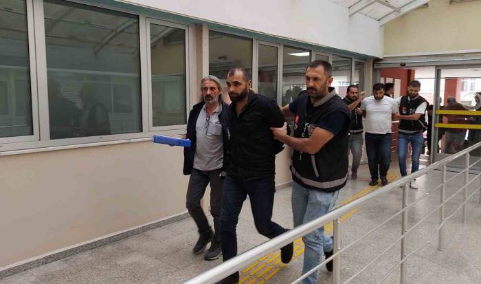 Silah, Çekiç Ve Sopayla Dövülerek Öldürülmüştü: 11 Şüpheli Adliyeye Sevk Edildi