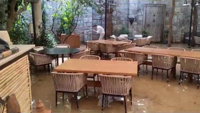 Bodrum’da Restoran Sular Altında Kaldı