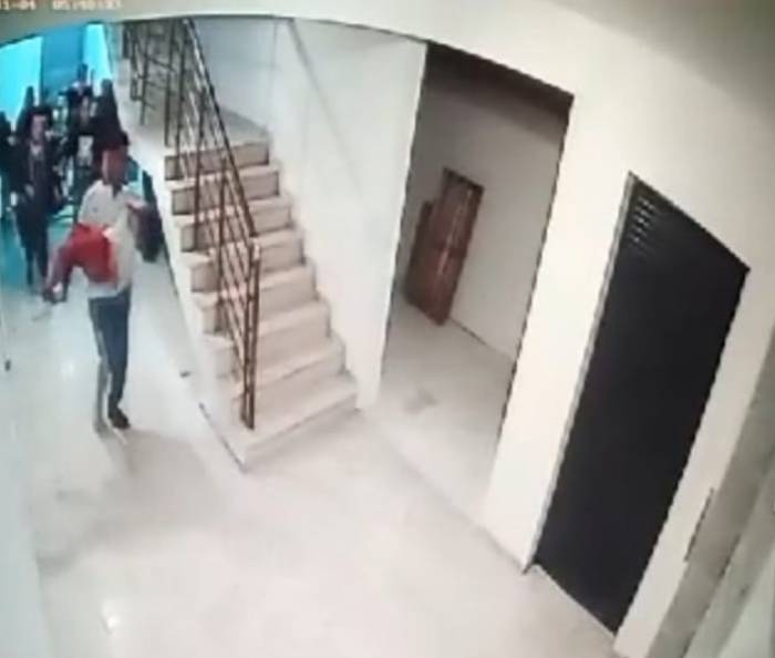 Asansör Boşluğuna Düşen 7 Yaşındaki Kız Hayatını Kaybetti, Olay Sonrası İlk Anların Kamera Kayıtları Ortaya Çıktı