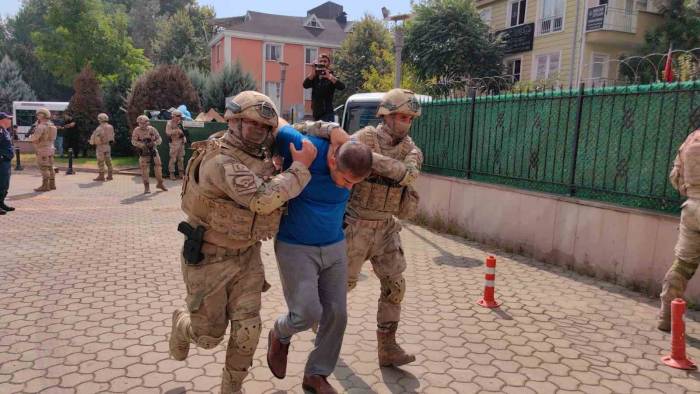 Bir İlçenin Kabusu Olmuşlardı...terkinler Çetesi Üyeleri Adliyeye Böyle Getirildi