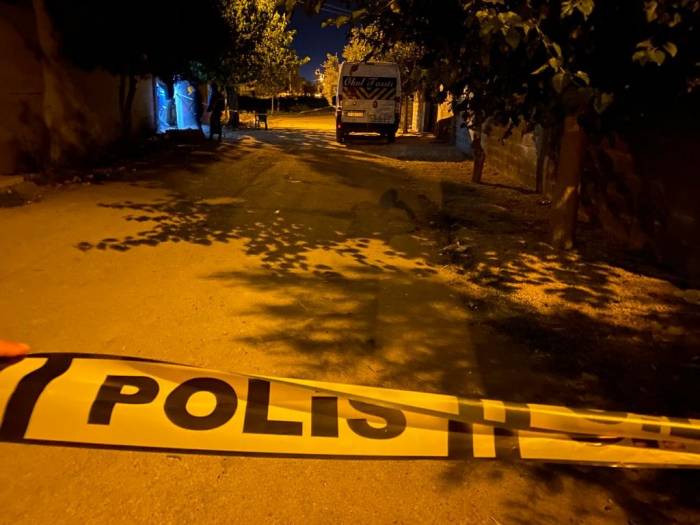 Nişanlısının Babasıyla Kavga Edip Çatıştı, Başından Ve Karnından Vurulup Öldü