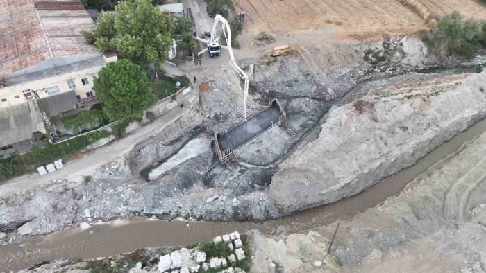 Selde Yıkılan Eskihisar Köprüsü Yenileniyor