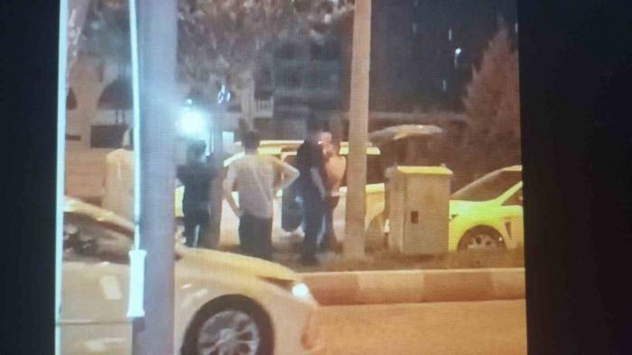 Kontrolden Çıkan Araç Kaldırıma Çıktı: 1 Yaralı