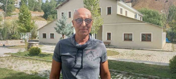 Dünyaca Ünlü Çizer Tayyar Özkan Memleketi Pülümür’de Geldi