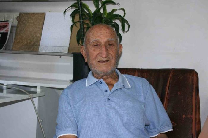 Düzce’nin En Eski Öğretmeni Mahmut Hoca 99 Yaşında Hayatını Kaybetti