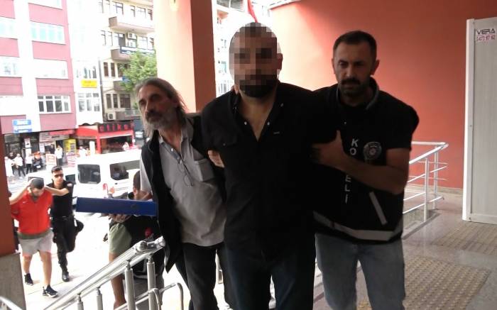 Beraber Kavgaya Gittiği Arkadaşını Yanlışlıkla Başından Vurarak Öldürmüş