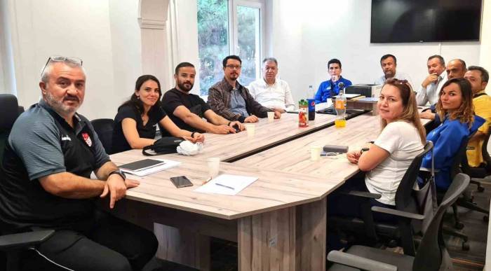 Kütahya’da Oryantiring Hakem Ve Vize Semineri