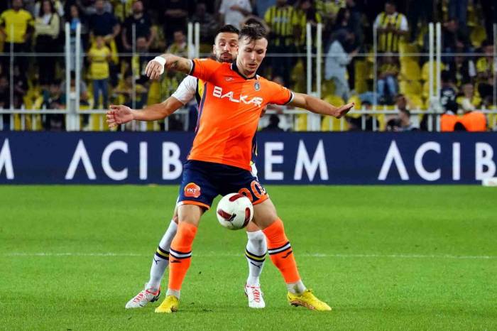 Trendyol Süper Lig: Fenerbahçe: 4 - Rams Başakşehir: 0 (Maç Sonucu)