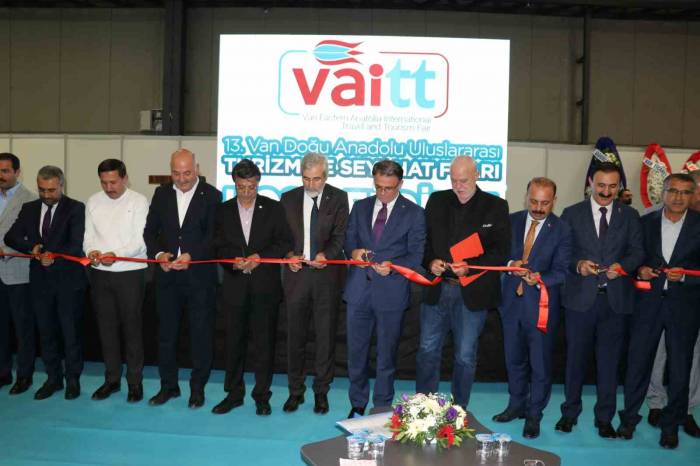 ‘Van Doğu Anadolu Uluslararası Turizm Ve Seyahat Fuarı’ Kapılarını Ziyaretçilere Açtı