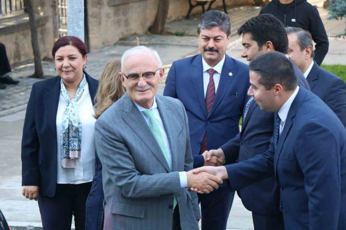 Ak Parti Genel Başkan Yardımcısı Yılmaz: "Bin 392 Belediyenin 810 Tanesini Ak Parti Yönetiyor"