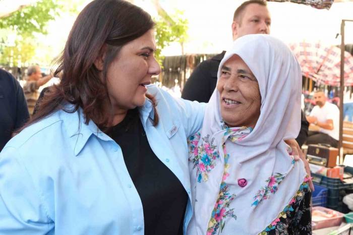 Başkan Çerçioğlu İncirliova Pazarı’nda Vatandaşlarla Buluştu