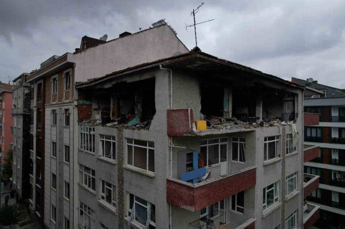 Bahçelievler’de Patlama Sonrası Binada Ve Çevrede Oluşan Tahribat Havadan Görüntülendi