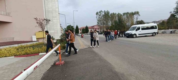 Rehabilitasyon Merkezi Operasyonunda 11 Gözaltı