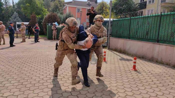 Terkinler Çetesine 16 Tutuklama