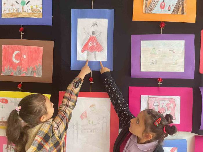 Hisarcık’ta Minikler 15 Temmuz’u Resmetti