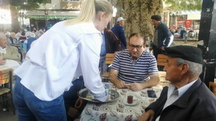 Kadından Kahveci Mi Olur Diyenlere Aldırmadı, İş Yeri Dolup Taşıyor