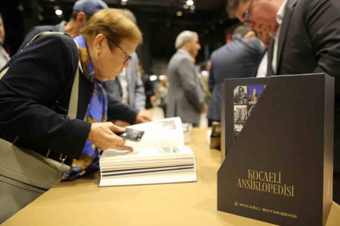 Şehrin Hafızasına Sayfalarla Yolculuk