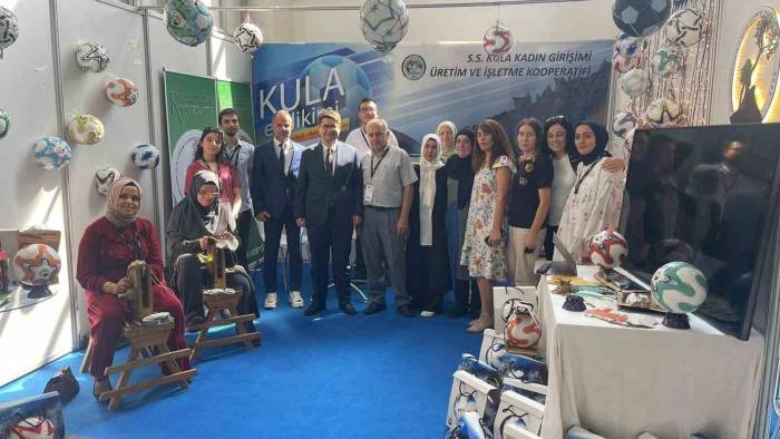 Kulalı Kadınların Ürettiği El Dikimi Toplar Görücüye Çıktı