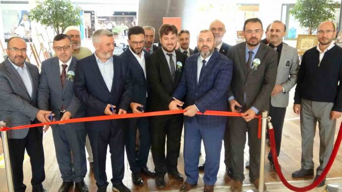 Kütahya’da Görev Yapan Hattat 4 Din Görevlisi Eserlerini Sergiledi