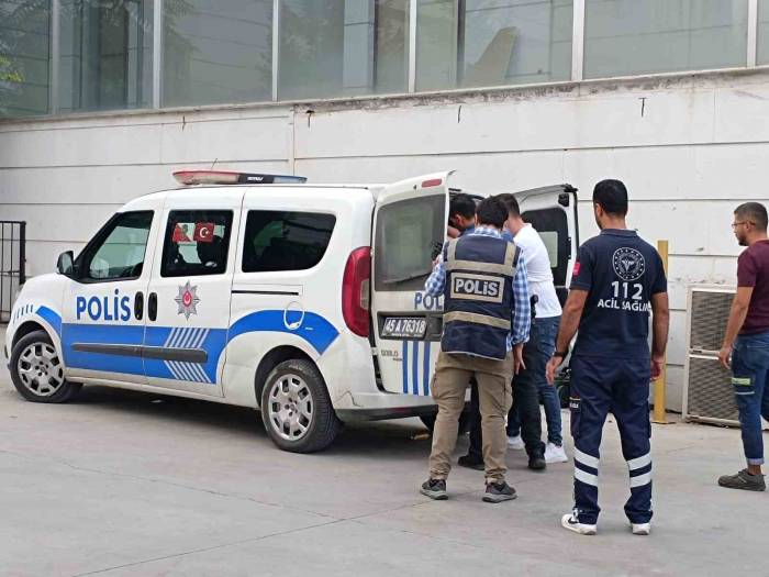 Manisa’da İntihara Kalkışan Şizofren Hastası Genci Polis İkna Etti