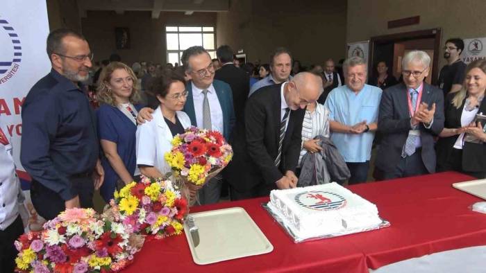 700. Organ Naklini Gerçekleştiren Doktorlardan Bağış Vurgusu: "Organ Nakli Çok Gerekli Ve Hayat Kurtarıcı Bir Süreç"