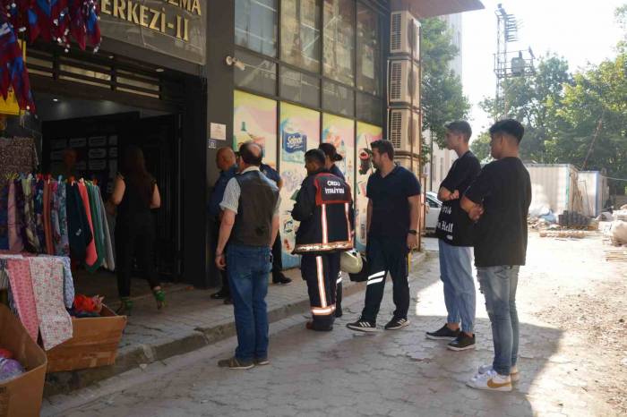 Asansörde Mahsur Kalan 4 Kişi Ekipleri Harekete Geçirdi