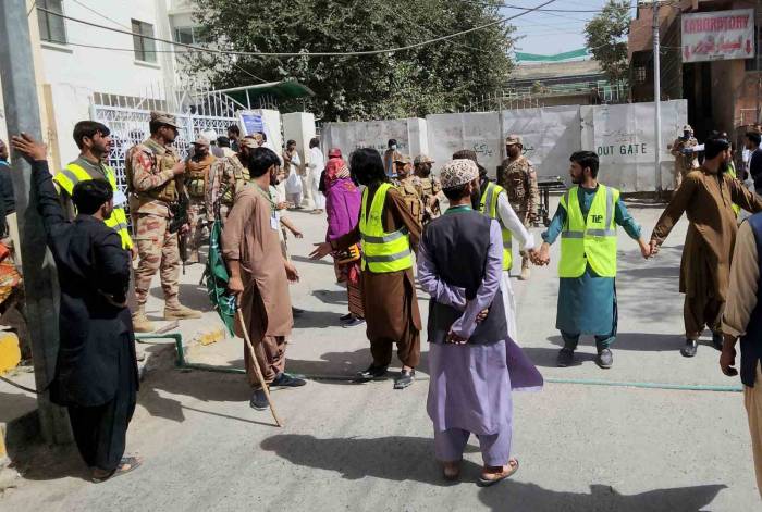 Pakistan’da Cami Yakınındaki İntihar Saldırısında Ölü Sayısı 52’ye Yükseldi