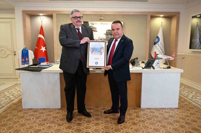 Başkan Böcek: “90 Bin Rus Konut Aldı”