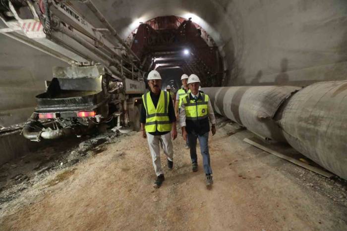 Tahmazoğlu: “Tünel Çalışmasında 30 Bin Kamyon Hafriyat Çıkarıyoruz”