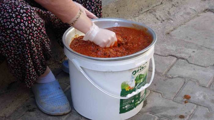 Marketten Almak Yerine Binbir Zahmetle Kendileri Hazırlıyor