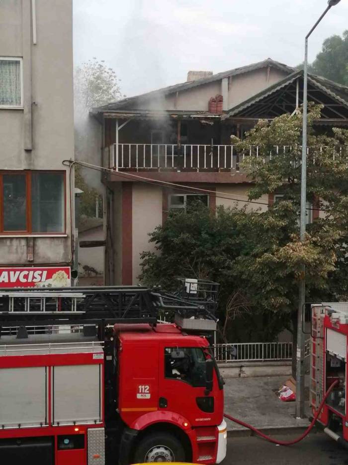 Eski Öğretmenevi Binasında Yangın