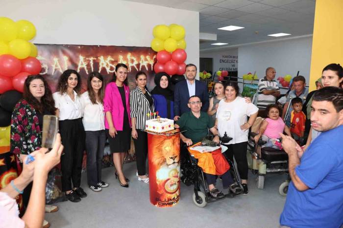 Bedensel Engelli Levent’e Doğum Günü Sürprizi