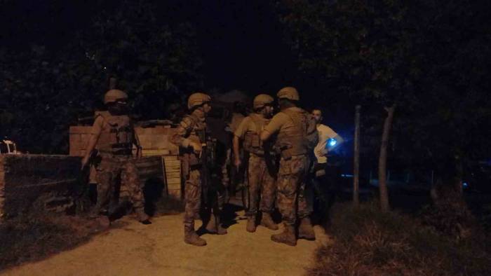 Aydın’da Hareketli Gece: Polisi Bıçaklayan Şahsa Özel Hareket Ve Jasat Destekli Operasyon