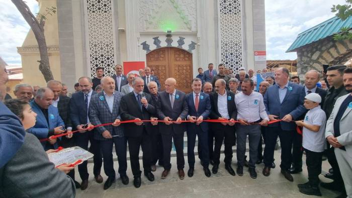 Bayburt Söğütlü Köyü Cami Dualarla İbadete Açıldı