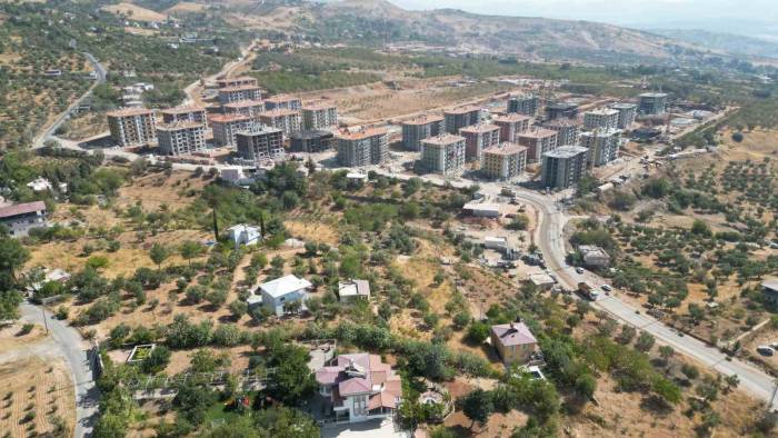 Depremzedelerin Konutları Tamamlanmak Üzere