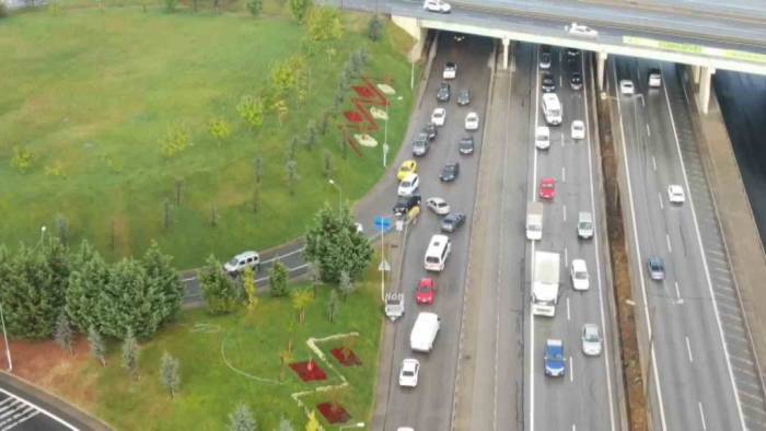 Kartal’da Ters Yöne Girip Trafiği Birbirine Kattılar