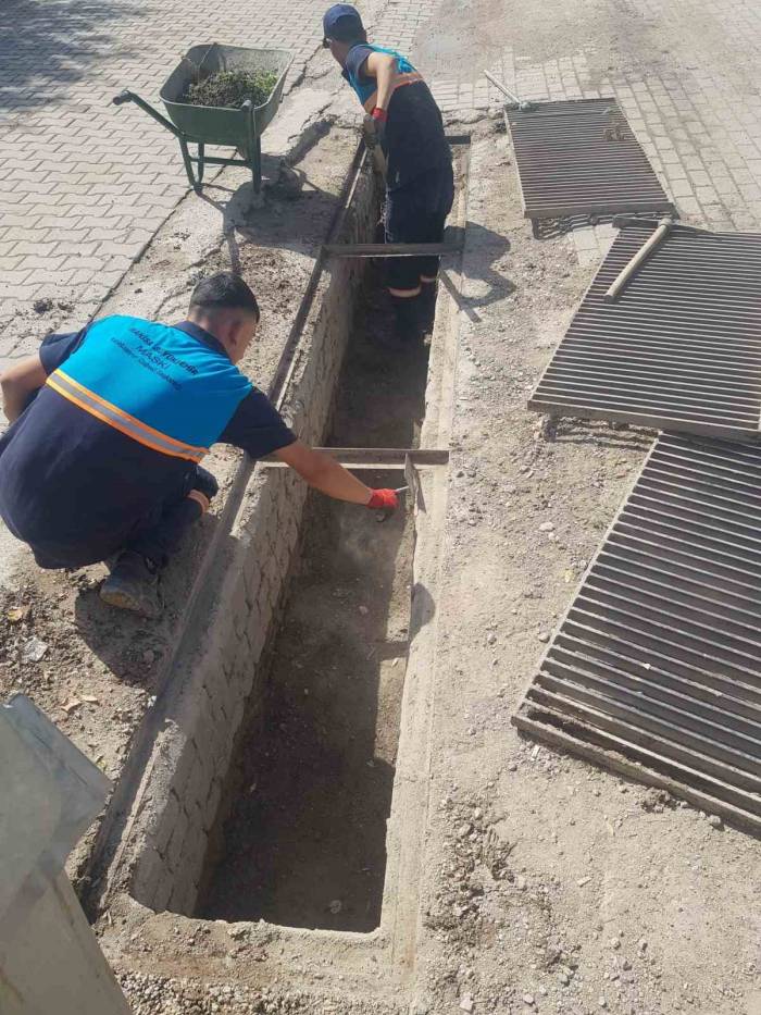 Maski’den Yağmur Suyu Izgaralarında Temizlik