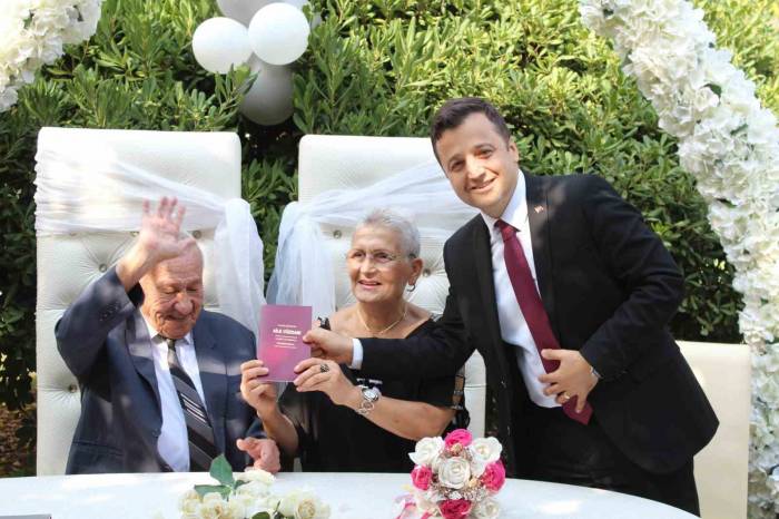 İkinci Baharlarına Dünya Yaşlılar Gününde “Evet” Dediler