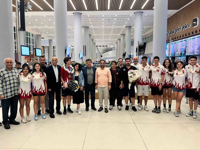 Derin Toparlak’a Coşkulu Karşılama